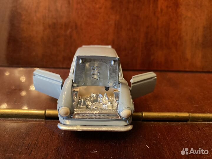 Модельки машин СССР Ford consul cortina