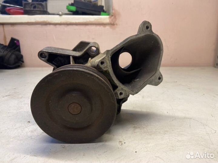 Помпа Bmw 5 E60 M47