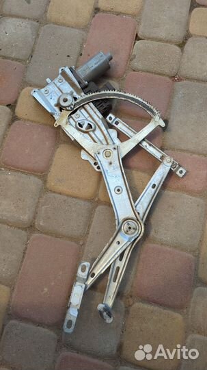 Стеклоподъемник передний правый Opel Astra H