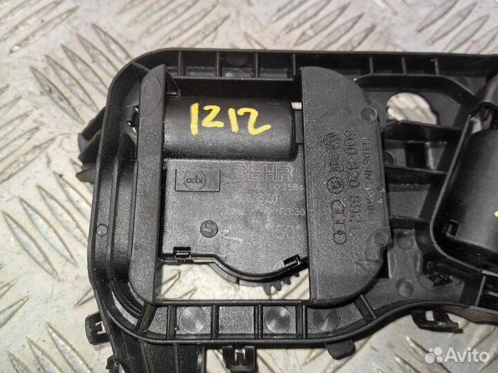 Моторчик заслонки отопителя Skoda Rapid