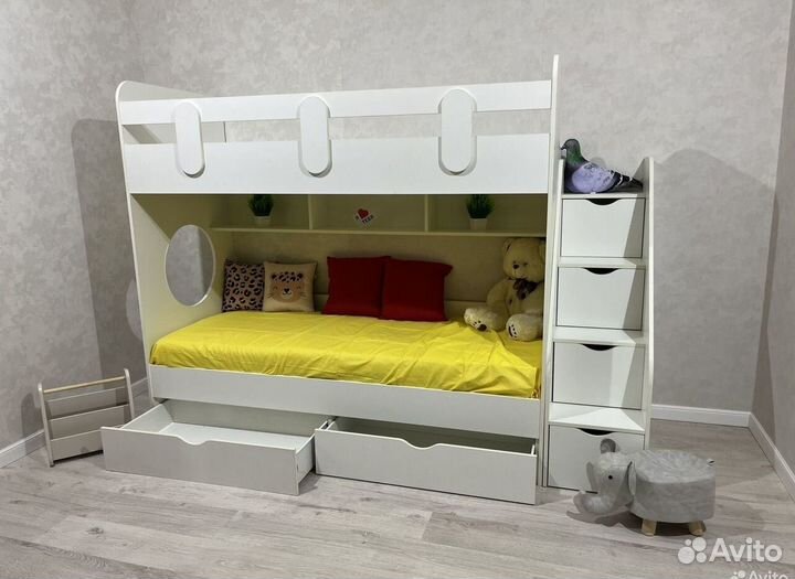 Двухъярусная кровать детская