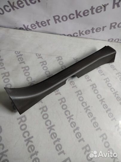 Накладка порога внутренняя передняя левая