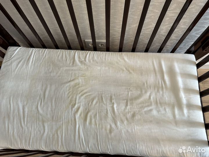 Кровать с универсальным маятником