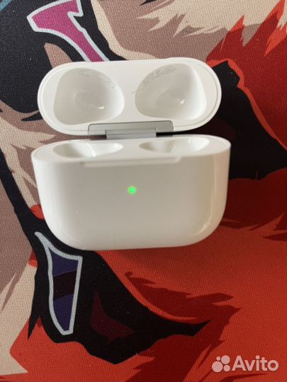 Зарядный чехол AirPods Pro