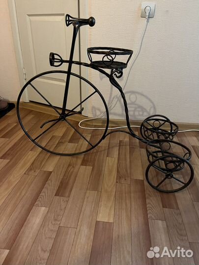 Подставка кованная под цветы