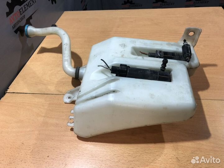 Бачок омывателя Nissan Note E11