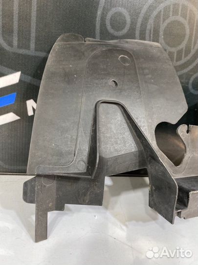 Воздуховод радиатора левый Audi A6 C6 BDW 2005