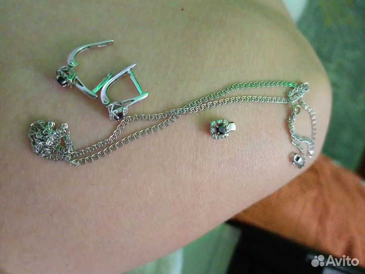 Серебряные серьги, кулон