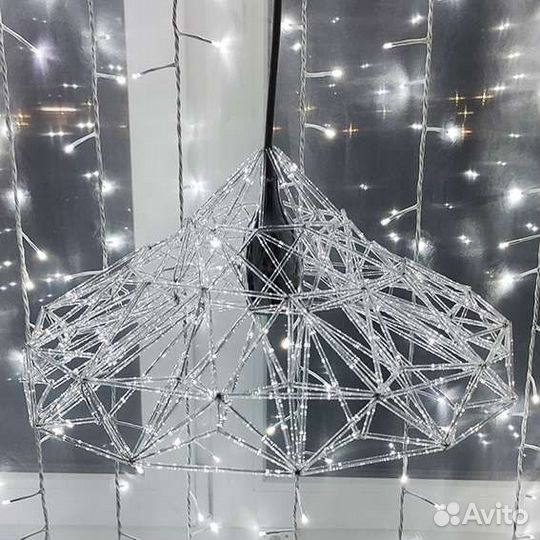 Люстра из молибденового стекла