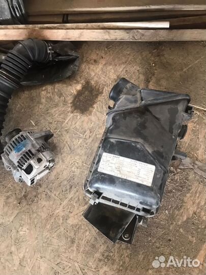 Корпус воздушного фильтра Toyota Caldina AT211