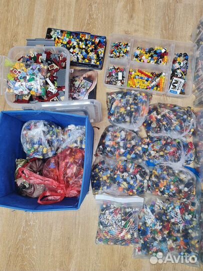 Lego минифигурки+ аксессуары оригинал бу
