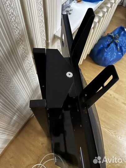 Стеклянная тумба для тв с кронштейном