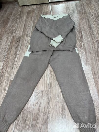 Женские теплые и летние вещи 42 размер