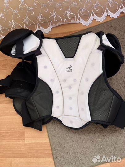 Нагрудник хоккейный