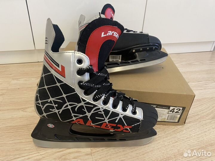 Коньки хоккейные 42 размер