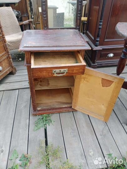 Тумбочка старинная