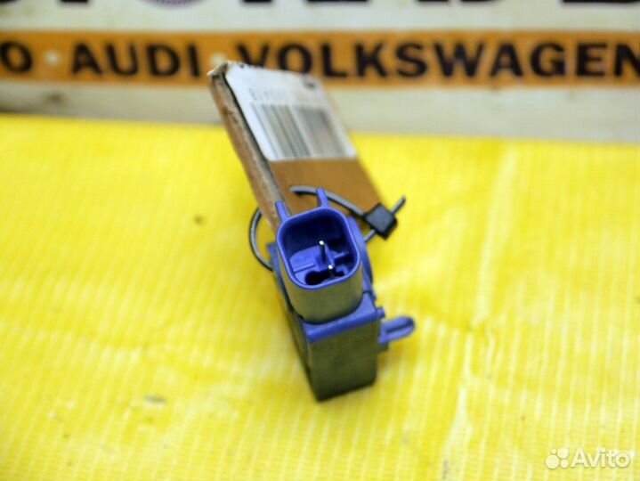 Датчик удара передний Вольво C30 S80-2