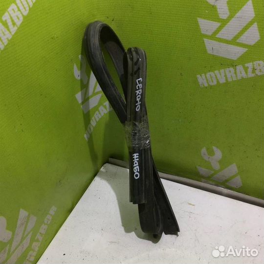 Уплотнитель Киа Серато