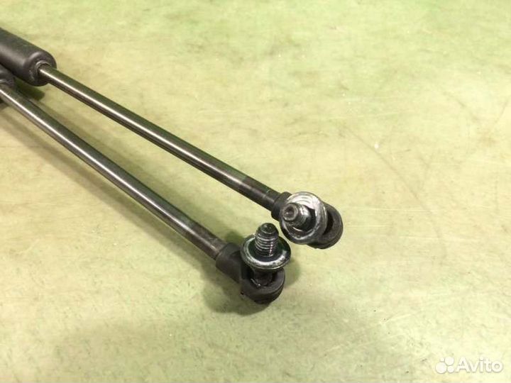 Амортизатор двери багажника Toyota Passo KGC30 1KR