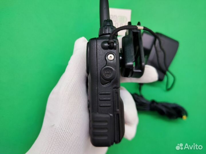 Рация Yaesu VX-7R