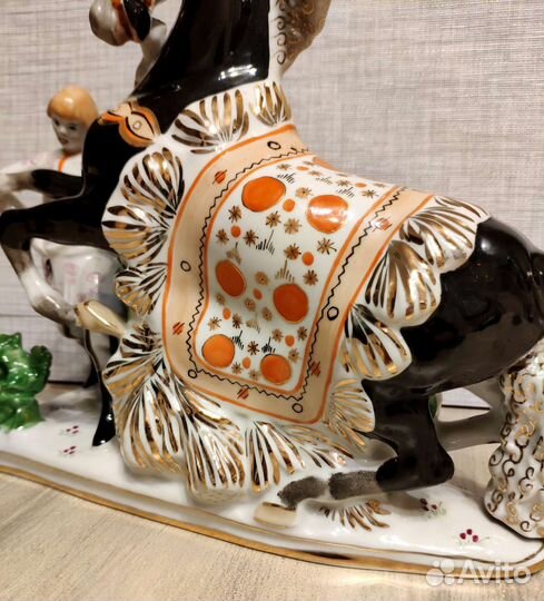 2 фарфоровые статуэтки из триптиха Конёк горбунок