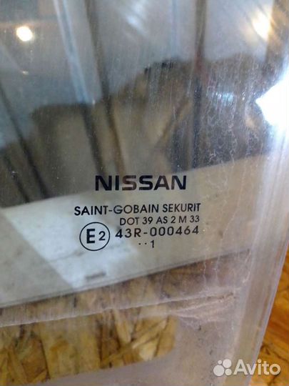 Стекло передней левой двери Ниссан Ноте