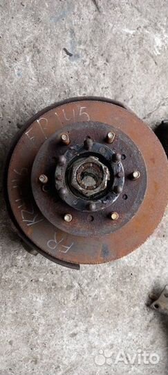 Ступица передняя правая Toyota Hiace KZH116 1KZ-TE