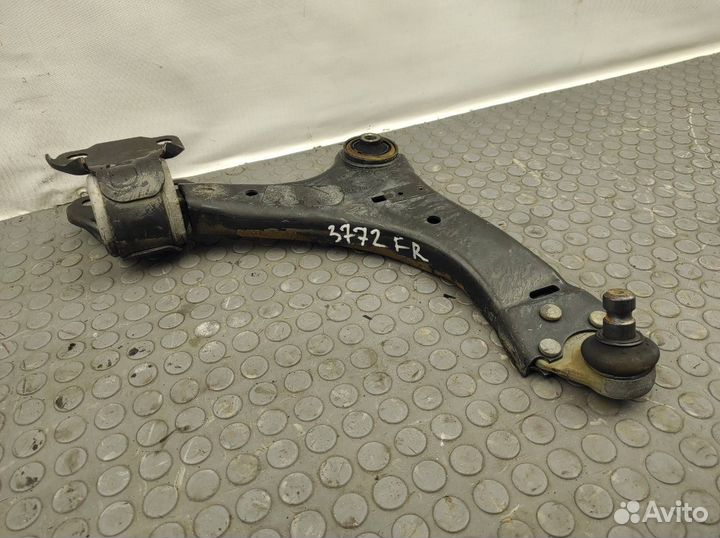 Рычаг передний правый Volvo Xc70 BZ B6324S 3.2