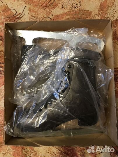 Продам коньки фигурные