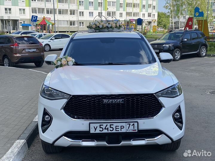 Свадебные украшения нежные на машину