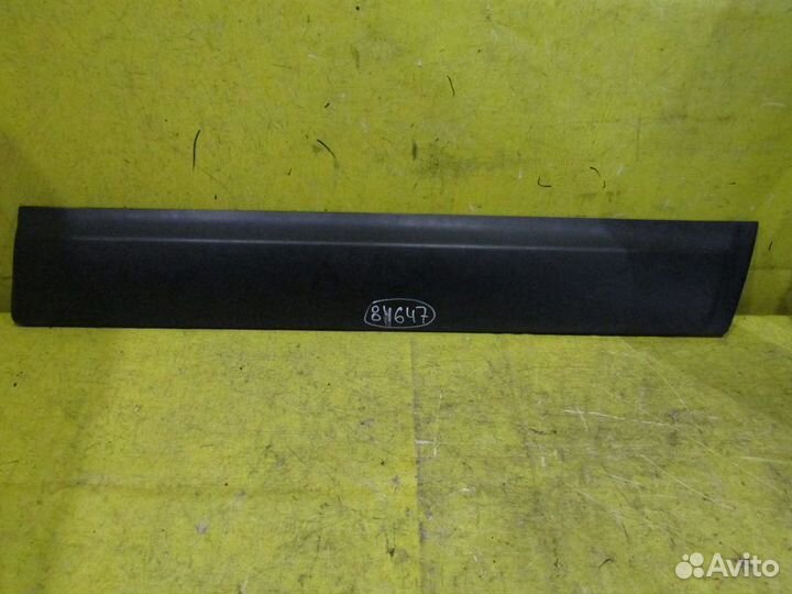 Молдинг двери Nissan Qashqai 07-14 г 84647