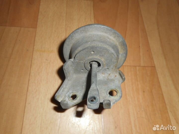 Клапан вакуумный Nissan Maxima (88-94 года) J30