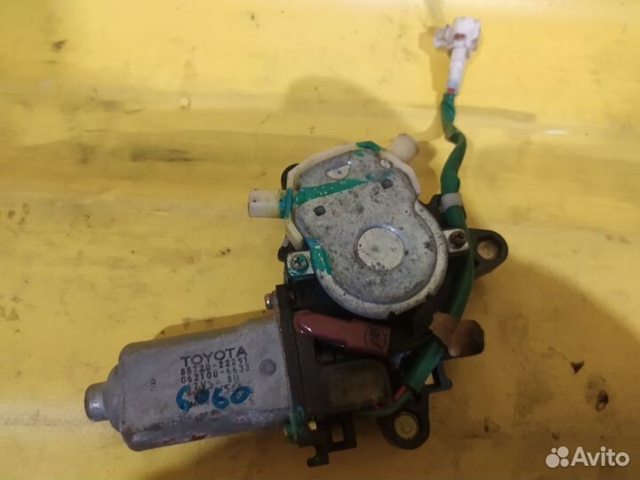 Моторчик стеклоподъемника Toyota Mark 2 GX 90