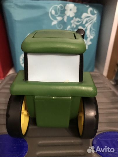 Игрушка трактор