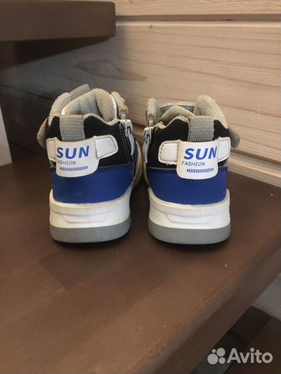 Ботинки для мальчика 25р