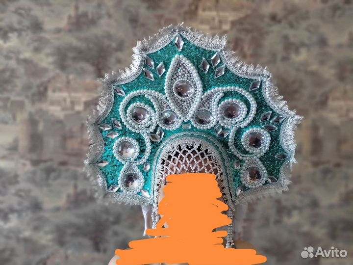 Кокошник ручной работы