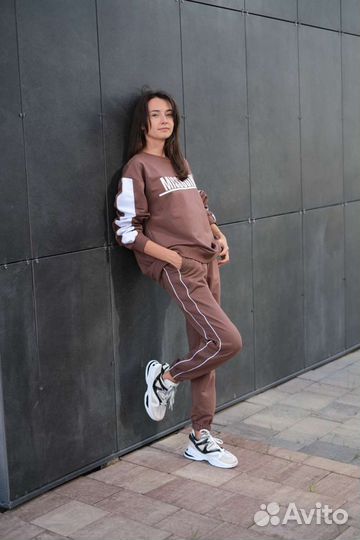 Спортивный костюм женский