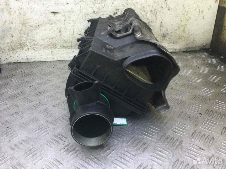 Корпус воздушного фильтра Mercedes C-klasse 611961