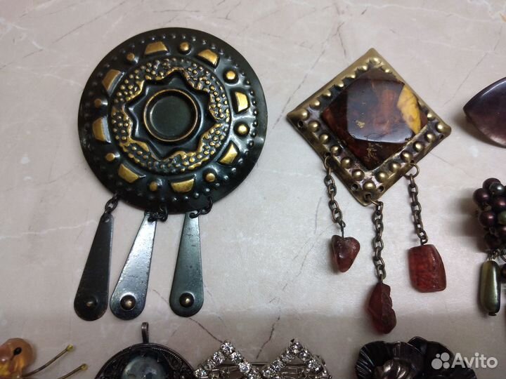 Броши, кулоны времён СССР. Винтаж.Янтарь