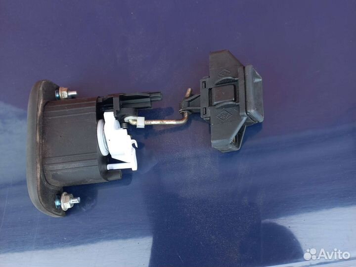 Renault Symbol замок крышки фонари