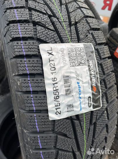 Hankook Winter I'Cept iZ 2 W616 215/65 R16