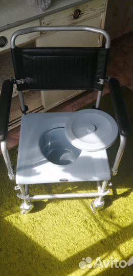 Кресло-каталка с туалетным устройством