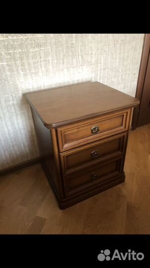 Тумба прикроватная италия