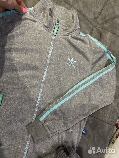 Спортивный костюм женский