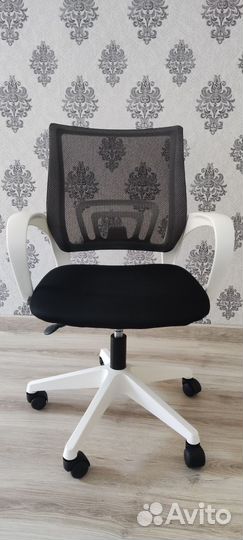 Компьютерное кресло
