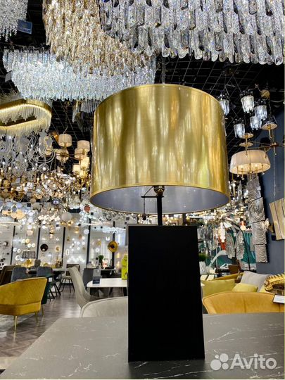 Дизайнерская настольная лампа