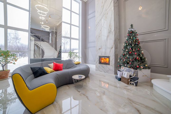 Коттедж 497 м² на участке 9 сот.