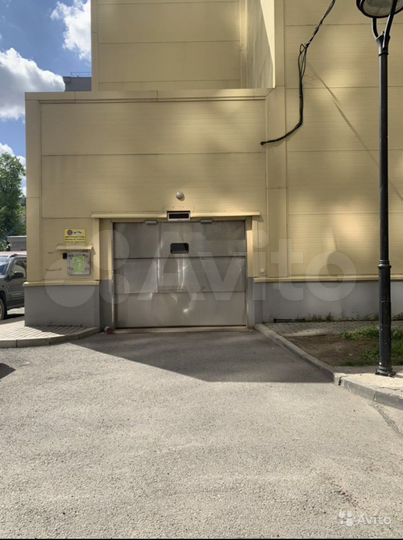 Машиноместо, 10 м²