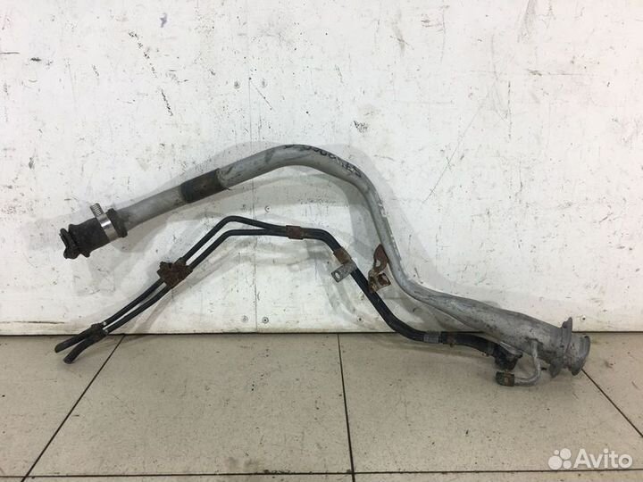 Топливно-заливная горловина