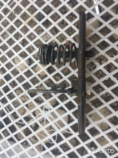 Крючок капота Фольксваген Гольф 2 Джетта 2